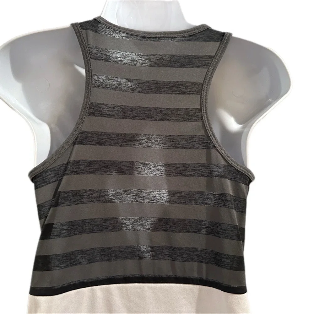Nike tank‎ top